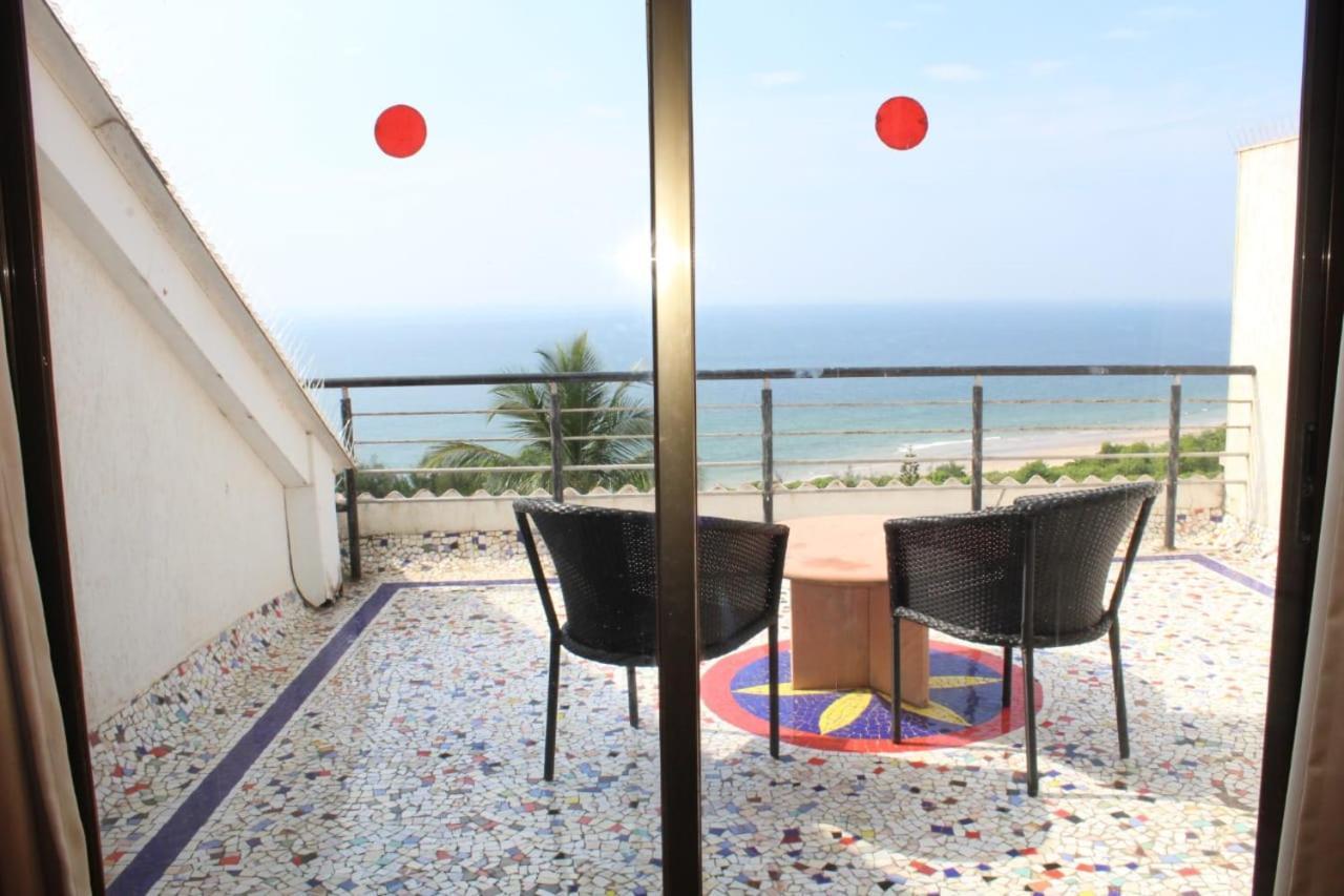 Abhishek Beach Resort And Spa Ganpatipule Bagian luar foto