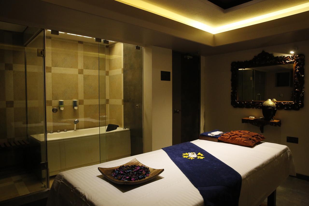 Abhishek Beach Resort And Spa Ganpatipule Bagian luar foto