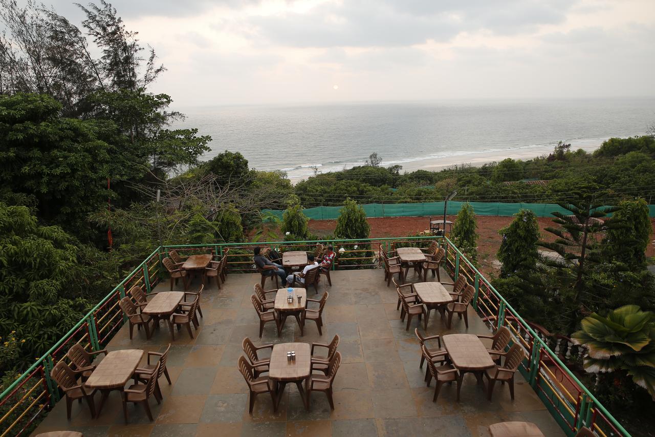 Abhishek Beach Resort And Spa Ganpatipule Bagian luar foto