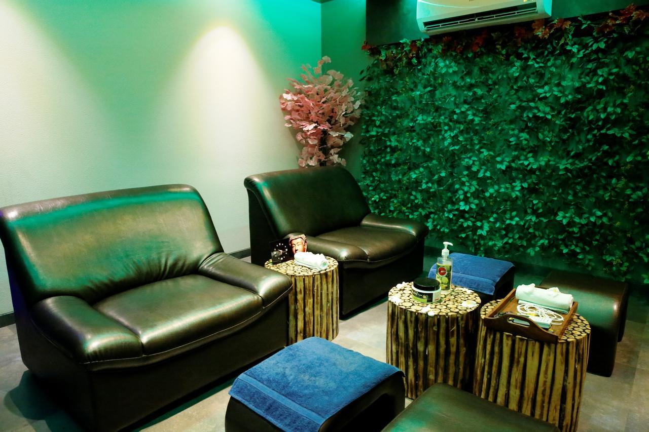 Abhishek Beach Resort And Spa Ganpatipule Bagian luar foto