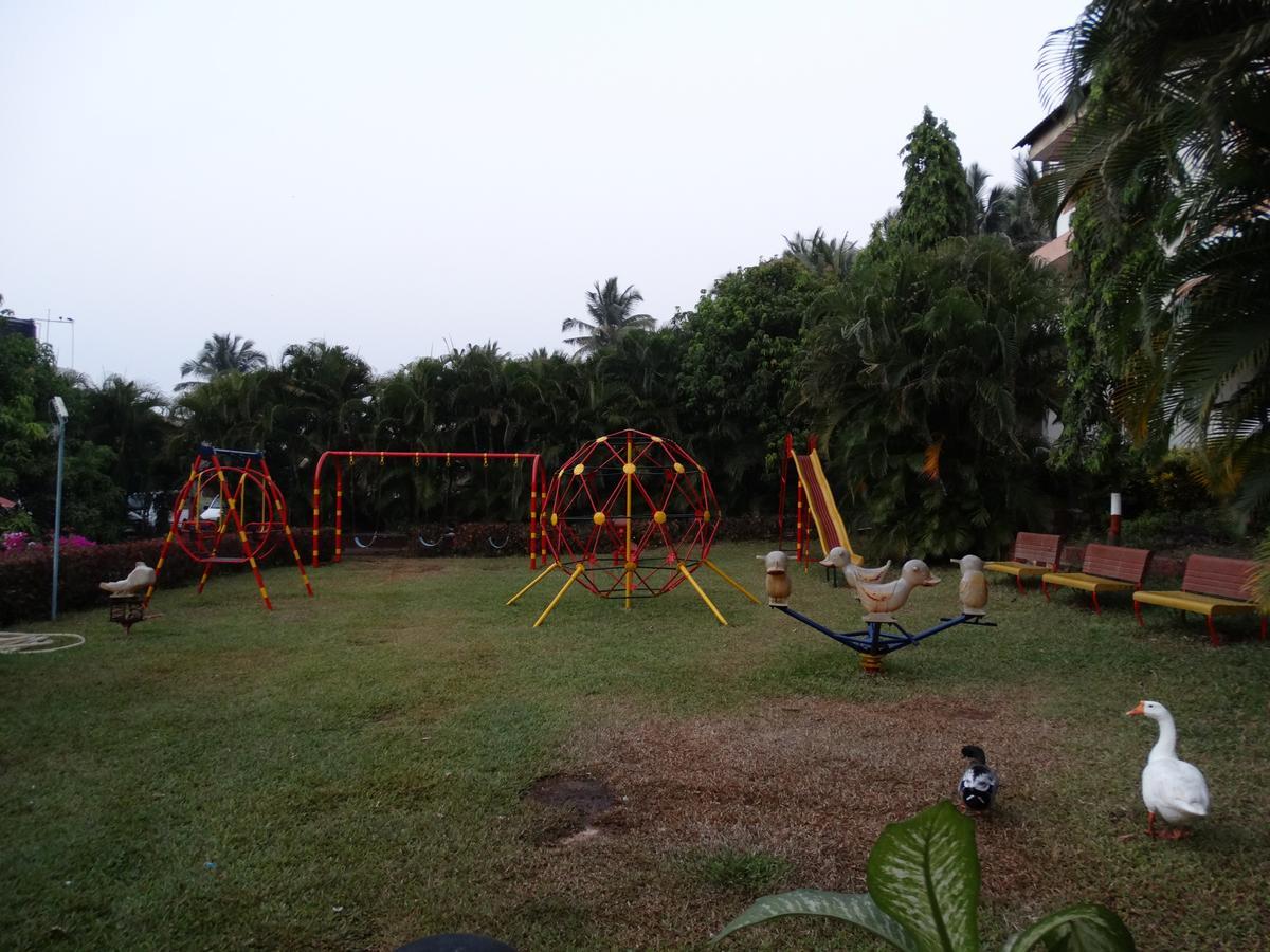 Abhishek Beach Resort And Spa Ganpatipule Bagian luar foto