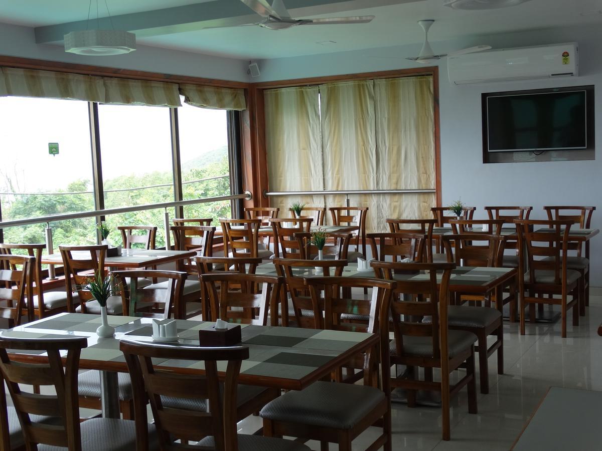 Abhishek Beach Resort And Spa Ganpatipule Bagian luar foto