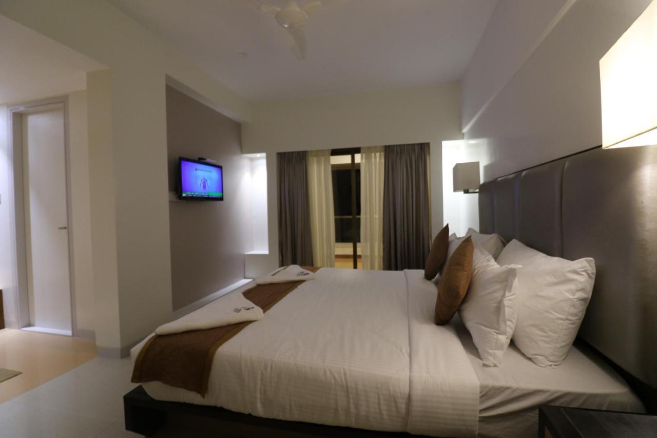 Abhishek Beach Resort And Spa Ganpatipule Bagian luar foto