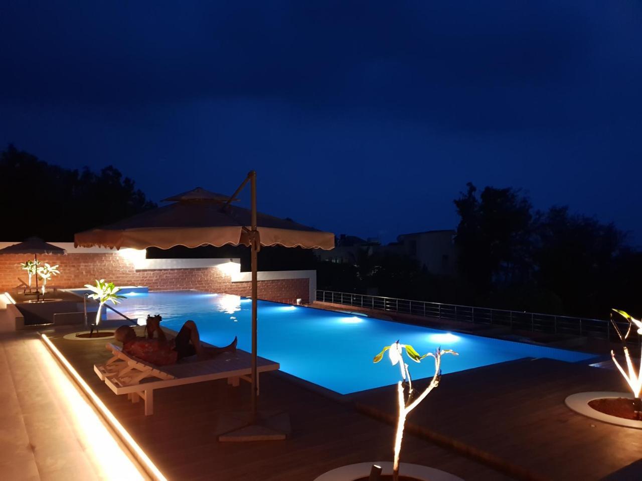 Abhishek Beach Resort And Spa Ganpatipule Bagian luar foto