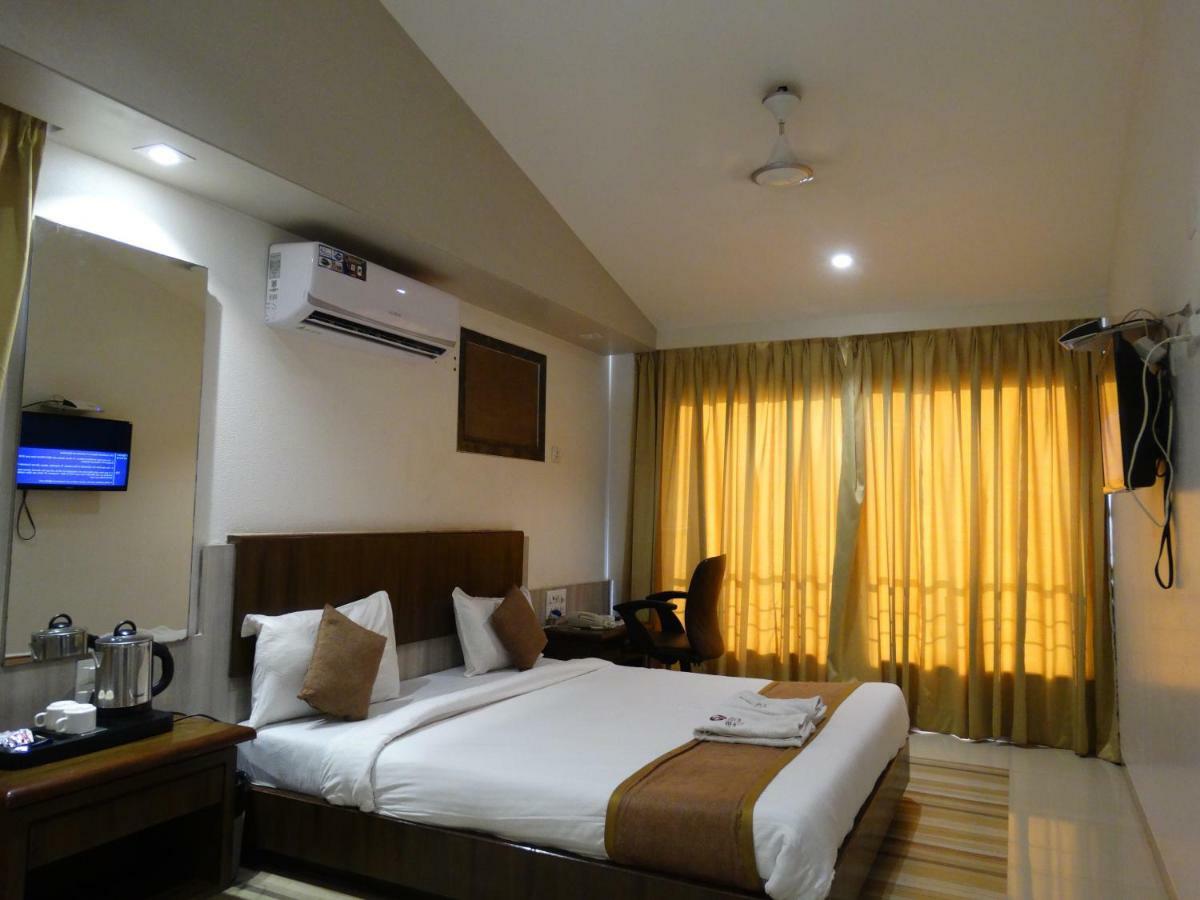 Abhishek Beach Resort And Spa Ganpatipule Bagian luar foto